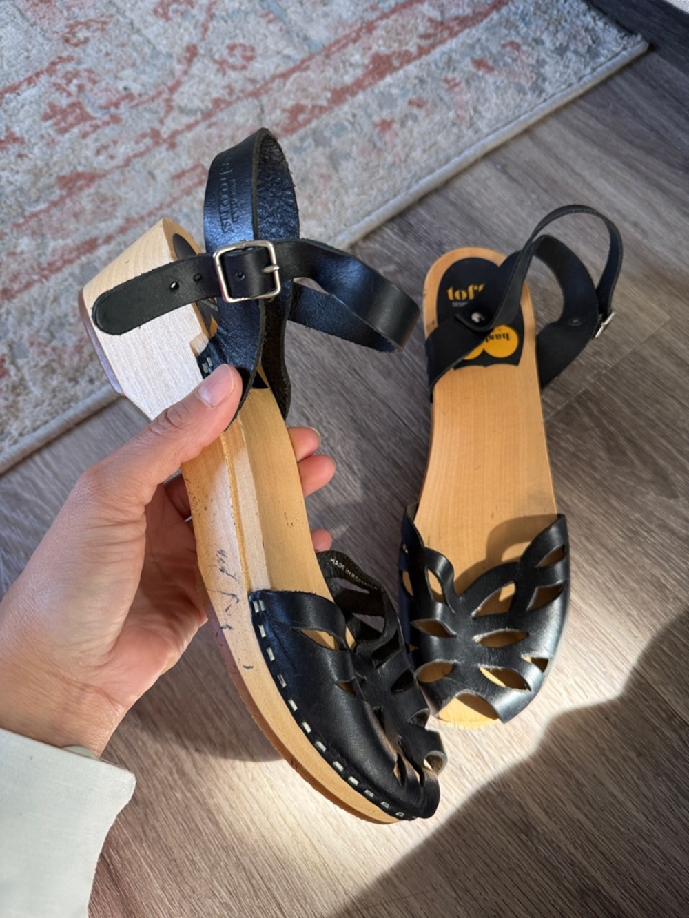 Toffel Hasbeens Black Cutout Leather Wooden Sandals Swedish platform